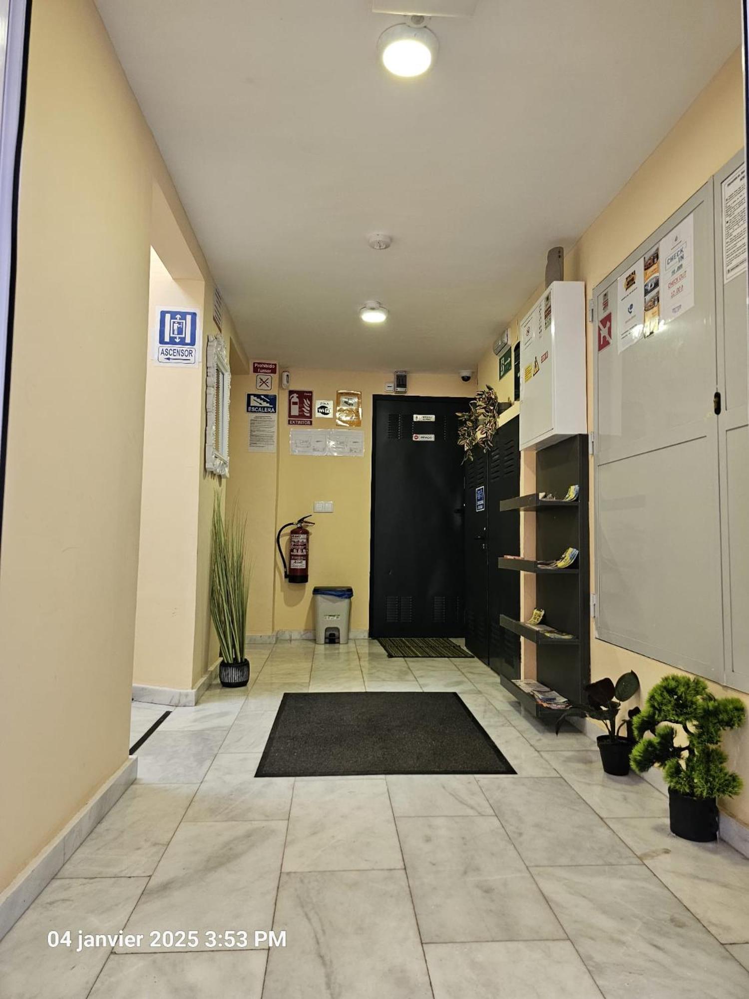 Apartamentos Turisticos Kenzamin 알리칸테 외부 사진